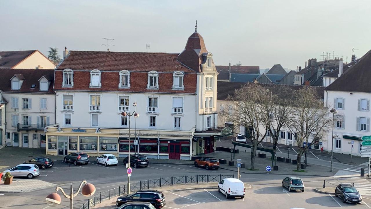 Nos Studios Au Centre Ville A Dole Exteriör bild