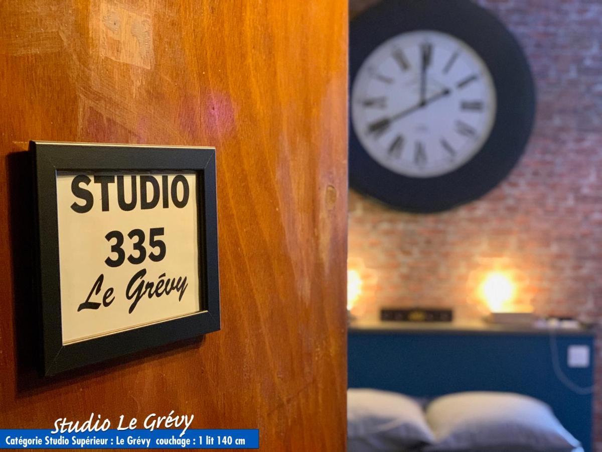 Nos Studios Au Centre Ville A Dole Exteriör bild