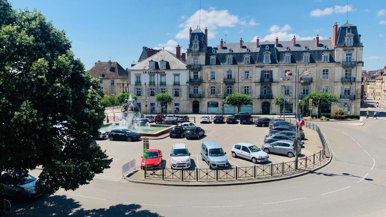 Nos Studios Au Centre Ville A Dole Exteriör bild