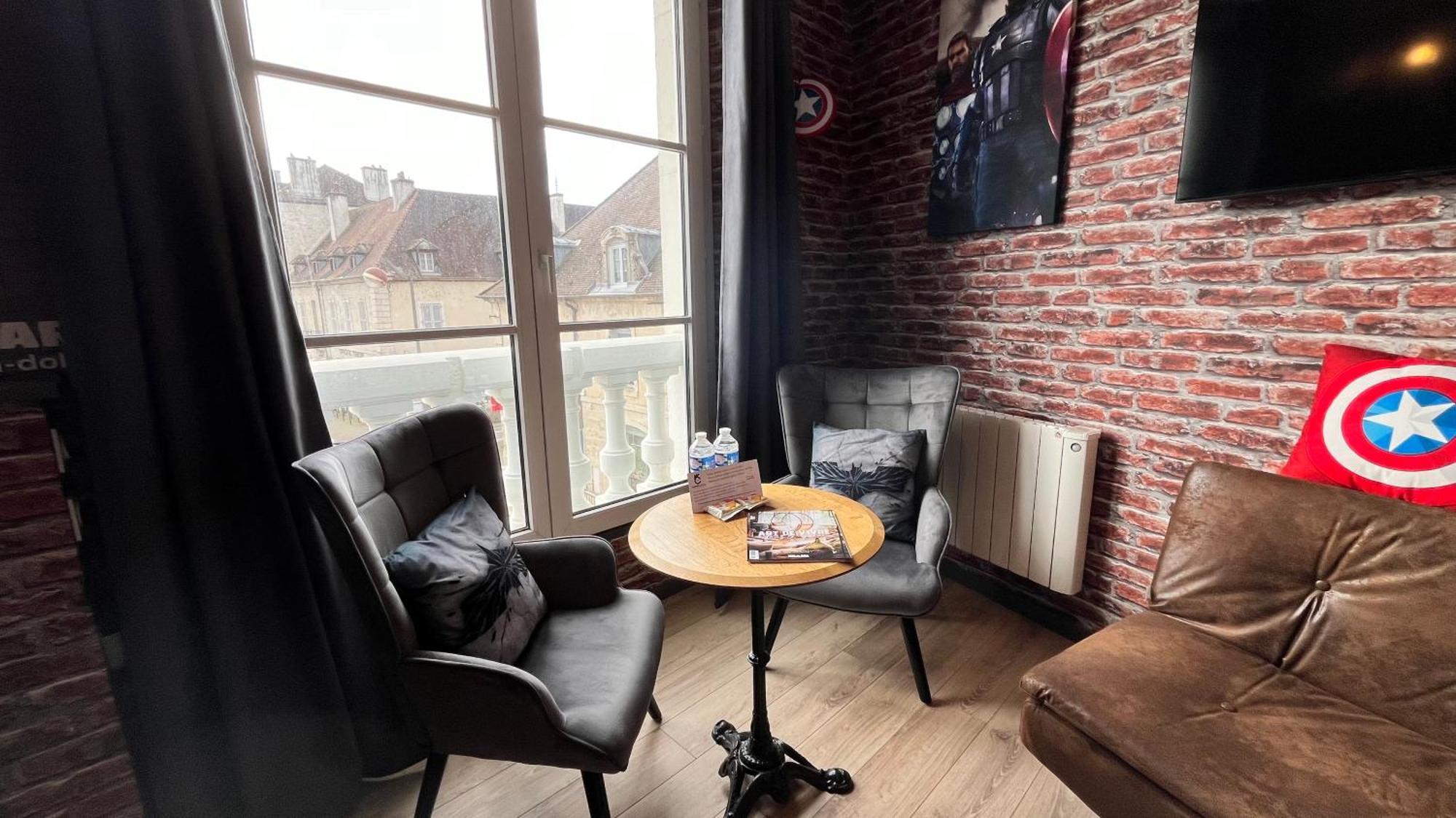 Nos Studios Au Centre Ville A Dole Exteriör bild